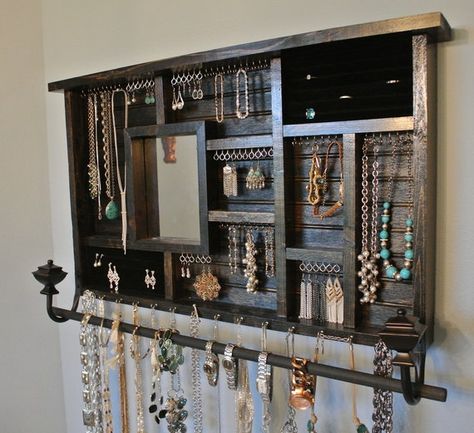 Diy Jewelry Holder Wall, Jewelry Holder Wall, Western Bedroom Decor, Western Bedroom, Jewelry Organizer Wall, Diy Jewelry Display, Diy Jewelry Holder, Jewelry Wall, Hanging Jewelry Organizer