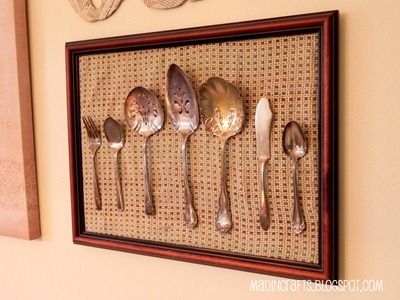 Silverware Display, Diy Rustic Kitchen, Antique Cutlery, Silverware Crafts, Silverware Art, Decoration Shabby, Antique Silverware, Vintage Cutlery, Vintage Silverware