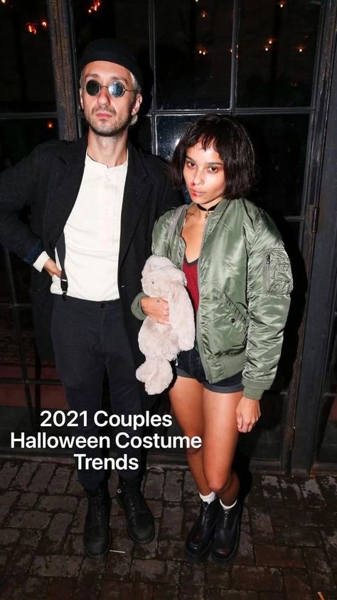 Couple Halloween Costumes Last Minute, Halloween Costumes Last Minute, Costumes Last Minute, Halloween Customs, Unique Couple Halloween Costumes, Celebrity Halloween, Couples Halloween Costume, Halloween Trends, Trio Halloween Costumes