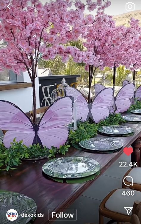 Eerie Photos, Butterfly Themed Birthday Party, Butterfly Theme Party, Butterfly Garden Party, Butterfly Centerpieces, Butterfly Birthday Party, Butterfly Table, Quinceanera Themes, Butterfly Baby Shower