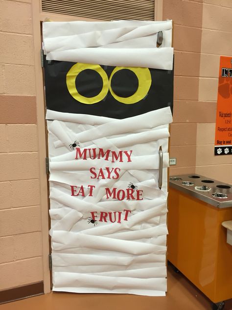 Cafeteria door fall Halloween decoration Halloween Door Decoration Ideas, Cafeteria Decorations, Halloween Decorations School, School Cafeteria Decorations, Cafeteria Bulletin Boards, Cafeteria Decor, Decorations For School, Lunch Board, School Lunchroom