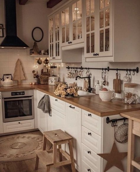 Earth Tones Kitchen, Beige Bedroom Decor, Casa Clean, Cosy Kitchen, Boho Kitchen, Creative Home Decor, Apartment Kitchen, Dream House Decor, Küchen Design