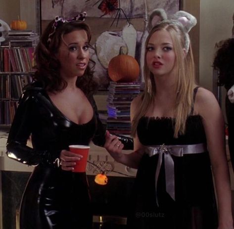 Mean Girls Costume, Movie Duos, Mean Girls Halloween, Halloween Duos, Mean Girls Movie, Nostalgic Aesthetic, Karen Smith, Halloween Eve, Duo Costumes