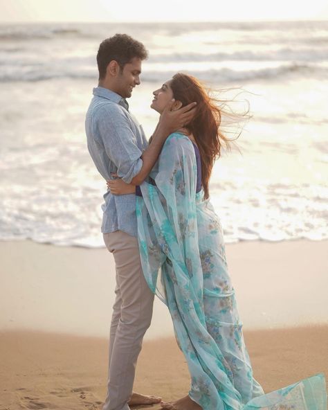 Goa Beaches Photography, Nakshathra Nagesh, Beaches Photography, Goa Beaches, Pre Wedding Photoshoot Beach, Pre Wedding Photoshoot Props, Couples Beach Photography, S Pictures, Couple Beach Pictures