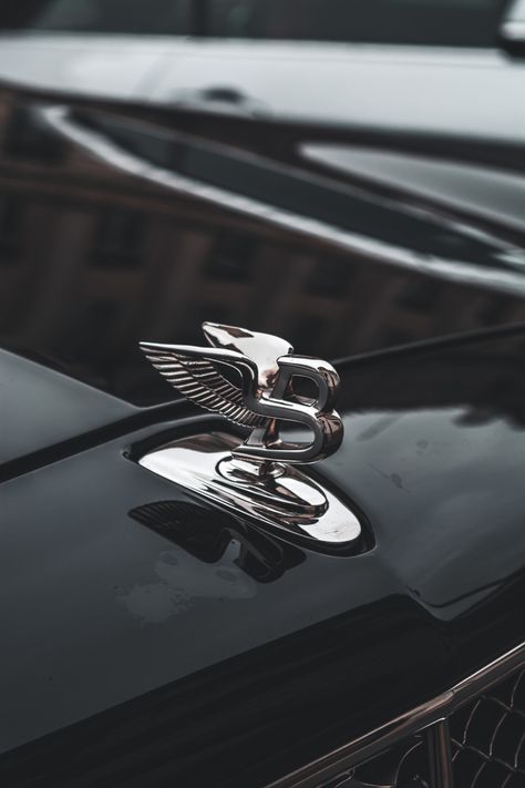 Bentley Wallpaper, Bmw Iphone Wallpaper, Wallpapers 2023, Lifestyle Goals, Bentley Car, Swag Cartoon, Watch Faces, New Wallpaper, Car Wallpapers