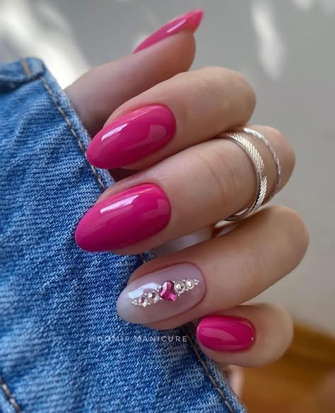 Nail Ideas Boho, Nail Acrylic Almond, Boho Nails Simple, Boho Nail Ideas, Pink Heart Nails, Nails Valentine, Gucci Nails, Wow Nails, Hello Nails