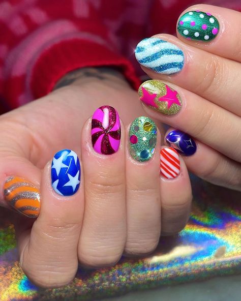 That’s Handy • Nail Tech & Educator • Louisa (@thats.handy) • Instagram photos and videos Teen Nails, Nail Appointment, Candy Cane Nails, Say No More, Cute Christmas Nails, Simple Nail Art Designs, December 16, An Elf, Xmas Nails