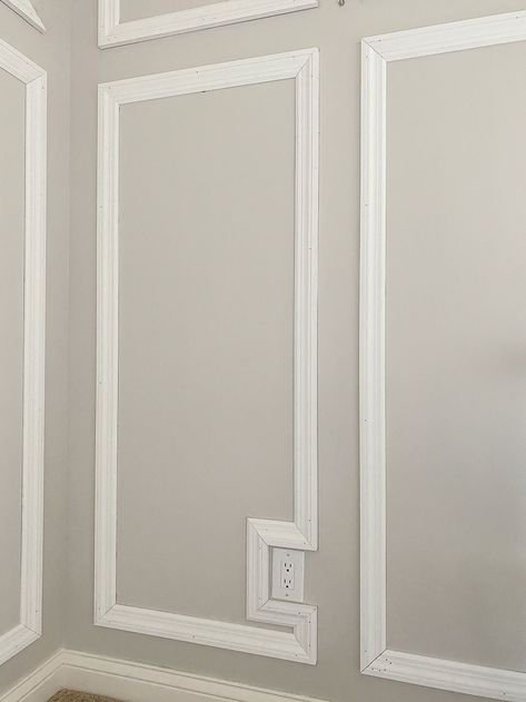 Picture Frame Moulding Bathroom, Wainscoting Tutorial, Installing Trim, Room Panelling, Hall Ways Ideas, Panelling Ideas, Installing Wainscoting, Frames Diy, Wall Moulding