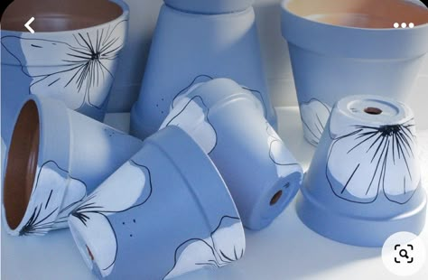 Painted Clay Pots Ideas, Painted Pots Diy Terra Cotta, Hand Painted Pots, Soft Twist, Flower Pot People, Plant Pot Design, Pot Art, Diy Pottery Painting, Flower Pot Art