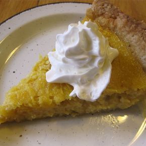 Mock Coconut Pie (Spaghetti Squash Pie) | "I was kind of skeptical, but this tasted AWESOME." Spaghetti Squash Pie Recipe, Spaghetti Squash Pie, Gem Squash, Pie Recipe Easy, Buttermilk Pie Recipe, Squash Pie, Coconut Extract, Baked Dessert, Buttermilk Pie