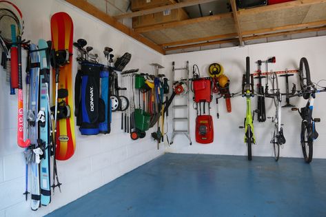 The GearHooks Sports Equipment Wall Storage Rack - the smart way to store all your sport gear in the minimum space. The GearHooks Sports Equipment Wall Storage Rack is a multi-purpose rack to organise all your different sports equipment quickly and easily using space you already have, but probably don't use effectively - the walls! You can finally get all those awkward things, like bikes and golf bags and golf trolleys, off the floor where they get knocked around and risk going rusty or mouldy. Bike Wall Storage, Portable Sheds, Garage Racking, Garage Wall Storage, Building A Storage Shed, Guitar Storage, Bike Wall Mount, Guitar Wall Hanger, Garage Organisation