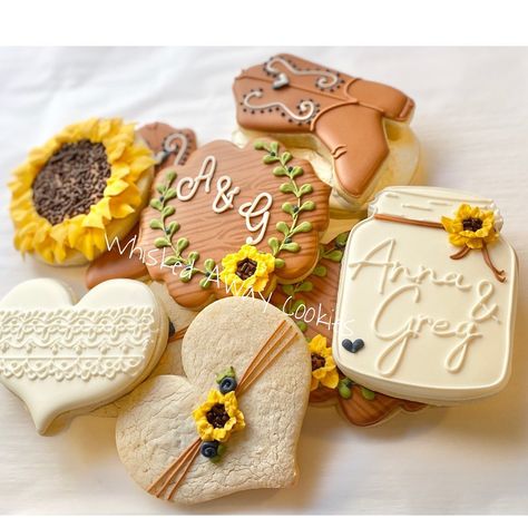 Whisked Away Cookies on Instagram: “Rustic Country Wedding themes are so pretty! Plus, I ❤️ 🌻. Especially the giant variety! . . . #weddingcookies #sunflowercookies…” Country Wedding Cookies, Wedding Cookies Decorated Rustic, Wedding Cookies Rustic, Rustic Wedding Cookies, Fall Wedding Cookies, Hoedown Party, Fall Sunflower Weddings, Decorative Desserts, Country Themed Wedding