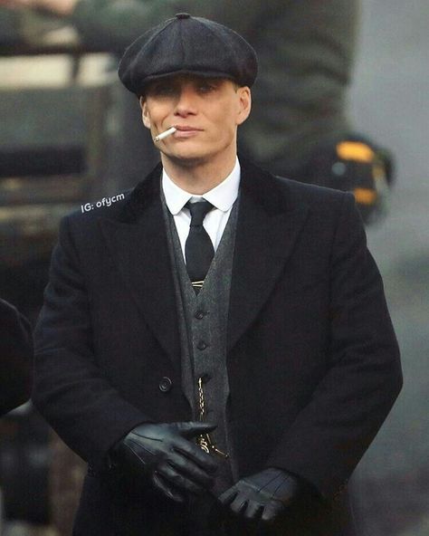 Peaky Blinders Thomas Shelby Outfit, Cillian Murphy Tommy Shelby, Rdr2 Online, Peaky Blinders Series, Peaky Blinders Wallpaper, Peaky Blinders Thomas, Peaky Blinders Tommy Shelby, Peaky Blinders Quotes, Cillian Murphy Peaky Blinders