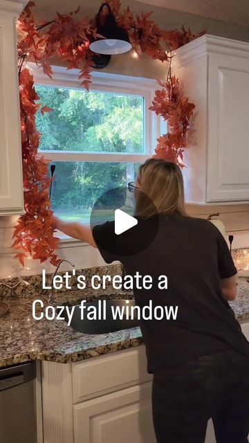 {Fallon} on Instagram: "COZY FALL WINDOW🍂  Follow and comment CRISP for details to send to your inbox or shop link in bio.  I found this garland last year on amazon, and I love it! It's currently in stock, and you can't beat the price, but it won't last long!!   I seriously love how full the garland is, and it's such a beautiful color.  • #amazonhomefinds  #diyfalldecor #falldecoratingideas #fallhomedecor #falldecoration #kitcheninspo #amazonfavorites #cozyhome • Kitchen styling| amazon finds I fall decor| diy fall decor| affordable decor| fall tray I neutral decor| fall decorating ideas I cozy home" Fall Kitchen Window Decor, Window Garland, Kitchen Window Decor, Fall Tray, Fall Windows, Diy Fall Decor, Fall Decorating Ideas, Dollar Tree Fall, Fall Kitchen