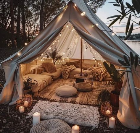 Cosy Tent, Magic Places, Cosy Corner, Wedding Decor Elegant, Glamping, Exterior Design, Wedding Decor, Tent, Wedding Decorations