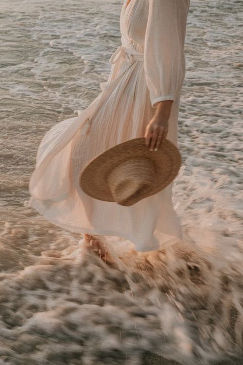 Strand Shoot, Beach Shoot, Foto Tips, Summer Fashion Beach, Foto Poses, Photo Series, Beige Aesthetic, Stardew Valley, Beach Photoshoot