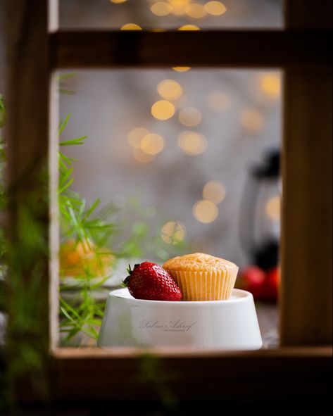 Photography Therapy, Windows Photography, Frame Within A Frame, Cupcake Photography, Food Photography Composition, Window Photography, Fake Window, Photography Composition, Frame Image