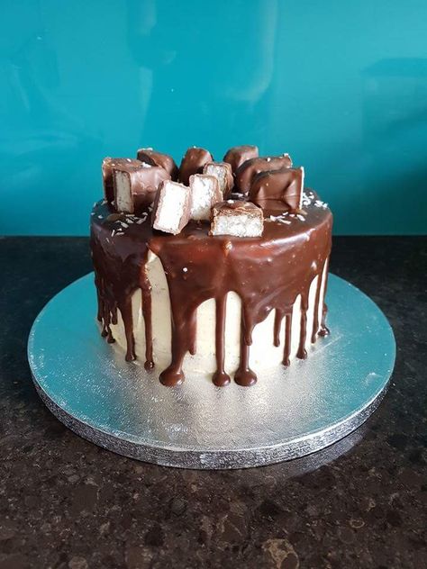 Coconut and bounty chocolate drip cake Bounty Cake Decoration, Bounty Birthday Cake, Birthday Cake With Chocolates On Top, Chocolate Coconut Bounty Cake, Choc Drip Cake, Choc Drip Cake Ideas, Bounty Chocolate, Chocolate Drip Cake, Chocolate Cake Decoration