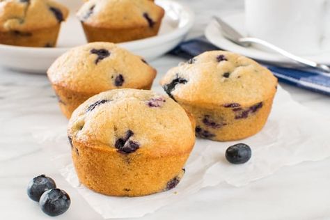 Blueberry+Chai+Muffins+Recipe Bean Muffins, Chai Muffins, Sour Cream Blueberry Muffins, Gluten Free Blueberry Muffins, Easy Blueberry Muffins, Healthy Blueberry Muffins, Best Blueberry Muffins, Kefir Recipes, Blueberry Bread