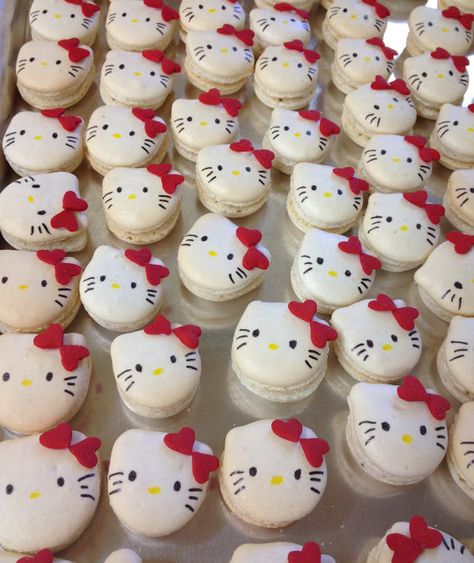 Hello Kitty Pastries, Hello Kitty Desserts, Hello Kitty Macarons, Sanrio Desserts, Hello Kitty Baking, Sanrio Birthday, Hello Kitty Birthday Theme, Kitty Cupcakes, Hello Kitty Theme Party