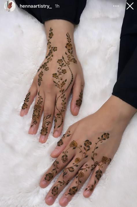 Dainty Arab Henna, Henna Business, Fingers Henna, Aesthetic Mehendi, Girly Henna, Nikkah Mehndi, Henna Floral, Traditional Mehndi Designs, Mehndi Wedding