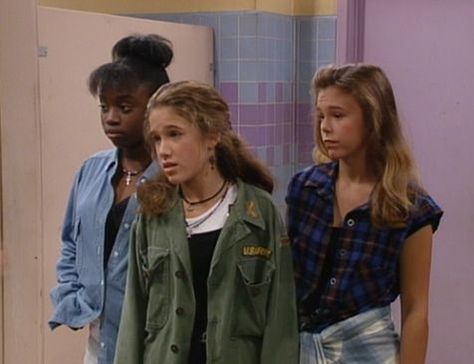 why do the bad girl's always look so good Stephanie Tanner, Dj Tanner, Dress Wind, 90s Fits, Fuller House, House Clothes, Color Images, Fashion Moments, Ashley Olsen