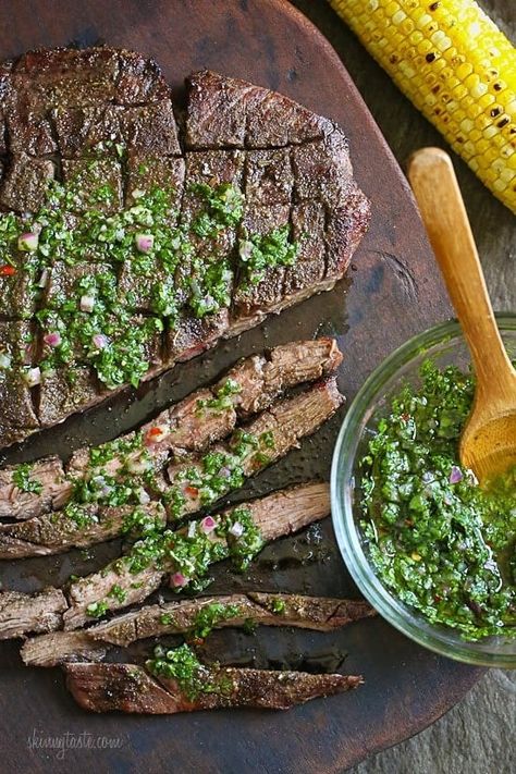 I've always been a steak lover, especially when it's topped with homemade chimichurri. It adds freshness and zing to grilled meats, chicken or fish, and the sauce can be made a day in advance. Flank Steak Chimichurri, Grilled Skirt Steak, Chimichurri Recipe, Bbq Pork Ribs, Pork Rib Recipes, Grilled Flank Steak, Chimichurri Sauce, Skinny Taste Recipes, Skirt Steak