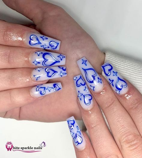 Valentine nail designs that aren't red Dark Blue Valentine Nails, Blue And Purple Valentine Nails, 90s Heart Nails, Valentines Day Nails Y2k, Light Blue Valentine Nails, Air Brush Heart Nails, Anti Valentine Nails, Valentines Nails Purple, Valentines Day Nails Blue