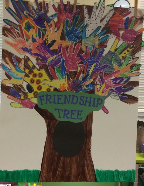 Class Friendship Tree Friendship Art Kindergarten, Friendship Tree Preschool, Friendship Tree Craft, Love And Friendship Preschool Art, Friendship Tree Art, Friendship Tree Preschool Hand Prints, Friendship Tree, Emotions Preschool, Kindergarten Crafts