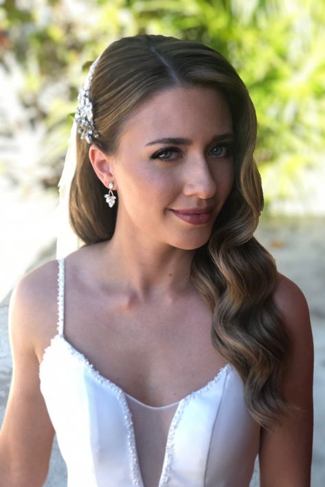 Bridal Hair With Veil, Vintage Waves Hair, Glam Wedding Hair, Hair With Veil, Glam Bridal Hair, S Waves, Bride Hairstyles Updo, Hollywood Glam Wedding, Vintage Bridal Hair