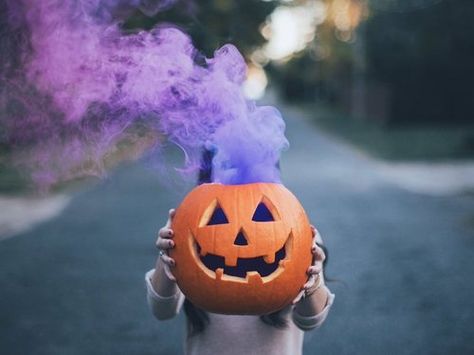 Immagine di Halloween, pumpkin, and autumn Brandon Woelfel, Halloween Gender Reveal, Halloween Photography, Halloween Photoshoot, Halloween Makeup Looks, Halloween Photos, Halloween Pictures, Samhain, Hallows Eve