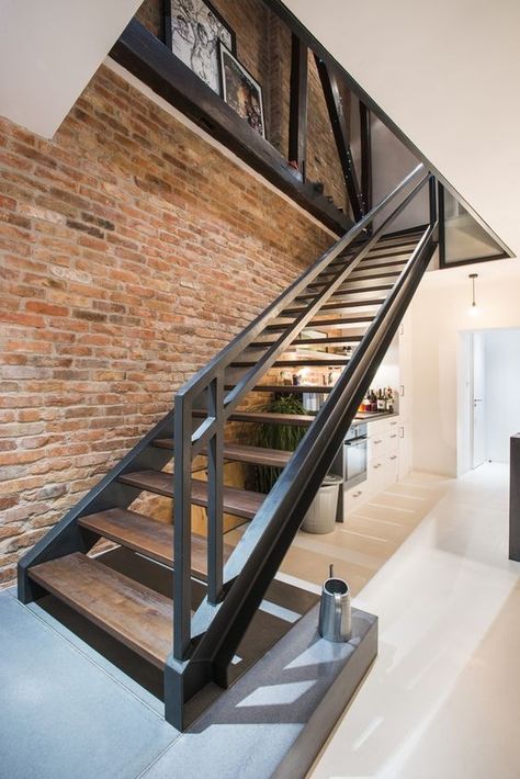 تحت الدرج, Industrial Stairs, Escalier Design, Open Staircase, Steel Stairs, Metal Stairs, Stairs Architecture, Stairs Design Modern, Stair Case