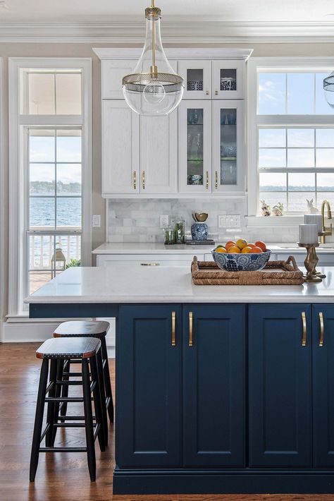 Lake Butler - S&W Kitchens Lake House Kitchens, Lake House Kitchen Ideas, Small Kitchen Colors, Lakehouse Kitchen, Lake Kitchen, Best Rooms, Navy Blue Kitchen, David Hicks, 2024 Kitchen