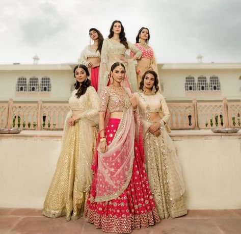 Abhinav Mishra, Bridesmaid Poses, Bridesmaid Photoshoot, Sisters Photoshoot Poses, Indian Bridesmaids, Bridal Photography Poses, Bride Photography Poses, Bride Photoshoot, Wedding Photoshoot Poses