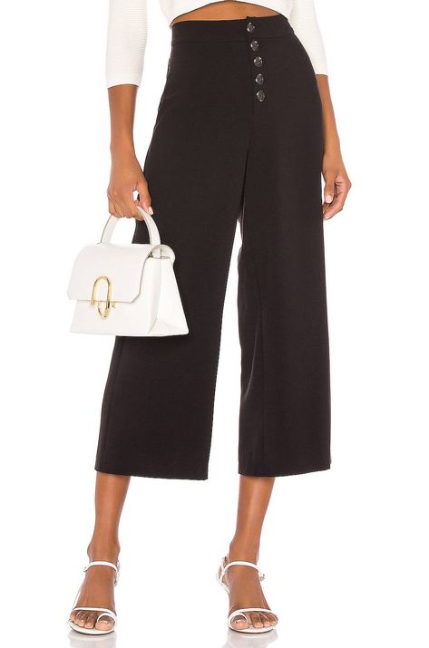 Culottes Versus Gaucho Pants—What's the Difference? | Who What Wear Gaucho Pants Outfit, Gaucho Pants, Culotte Pants, Split Skirt, Cupcakes And Cashmere, What Is The Difference Between, Riga, Palazzo Pants, Who What Wear