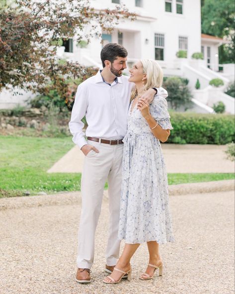 Men’s Engagement Photo Outfits Dressy, Realtor Outfits, Spring Engagement Pictures, Casual Engagement Photos Outfits, Engagement Outfits Summer, Casual Engagement Photos, Engagement Shoot Outfit, Nantucket Wedding, Engagement Picture Outfits