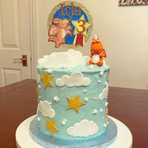 Zog Birthday Cake, Zog Birthday Party, Julia Donaldson Birthday Party, Julia Donaldson Cake, Cake 3rd Birthday, Cake Dragon, Dragon Birthday Cakes, Julia Donaldson, Dragon Cake