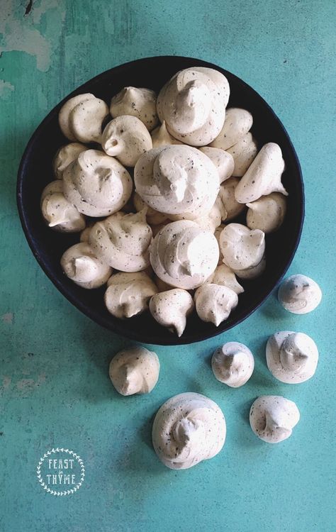 Mocha Meringue Cookies, Best Holiday Cookies, Meringue Cookies, Desserts For A Crowd, Coffee Cream, Pastry Bag, Cookie Crumbs, Chocolate Drinks, Food For A Crowd