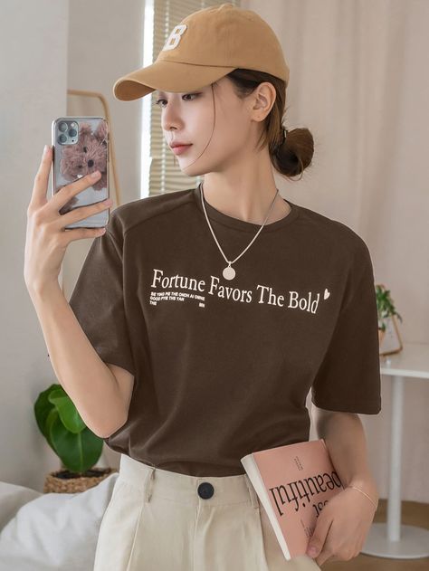 Graphic Shirt Outfit, Oversize Outfits, Slogan Graphic Tee, Fortune Favors The Bold, Bold And The Beautiful, Outfit Women, Women T Shirts, Graphic Shirt, Graphic Tees Women