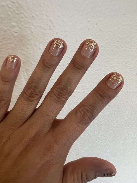 Glitter tips Short Gold Glitter Nails, Opaque Nails, Glitter Nails Short, Nails Short Acrylic, Glitter Tip Nails, Glitter Tips, Gold Glitter Nails, Short Acrylic, Nails Short