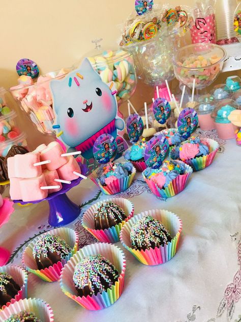 Gabby Dollhouse 2nd Birthday, Gabbys Dollhouse Dessert Table, Kawaii Party Ideas, Gabby Birthday, Elena Birthday Party, Cat Themed Birthday Party, Gabby Dollhouse, Party Cake Table, 2nd Birthday Party For Girl