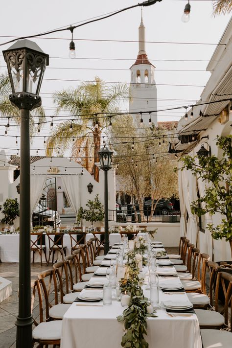 Old Hollywood Backyard Wedding, Villa And Vine Wedding, Vintage Classic Wedding Aesthetic, Modern Classic Wedding Aesthetic, Old Hollywood Wedding Decor, Hollywood Wedding Theme, Old Hollywood Wedding Theme, Black And White Outdoor Wedding, Villa And Vine