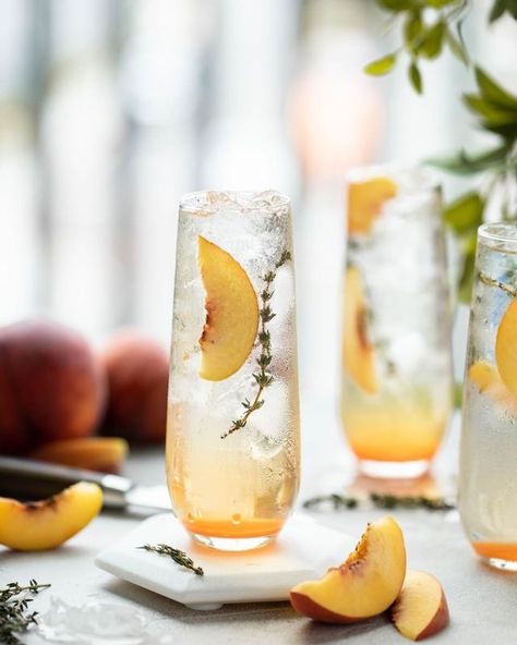 Food on Tumblr Vintage Blog, Food Photography Tips, Peach Recipe, Club Soda, Stone Fruit, Infused Water, Mimosa, Summer Drinks, Junk Food