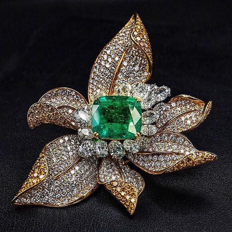 Brooch by Fred including a square cushion-cut emerald of 50.24 carats along with white and yellow diamonds 💎 Emerald Brooch, Diamond Hair, Bollywood Jewelry, Sterling Silver Brooch, Diamond Brooch, Jewelry Armoire, Silver Brooch, Van Cleef, Hair Pin