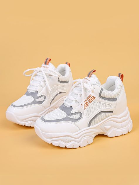 Snicker Shoes Women, Korean Shoes For Women, Snickers Shoes Women, Women Snickers, Snickers Shoes, Women White Sneakers, Shoes Sneakers For Women, Girls Shoes Teenage, Designer Sneakers Women