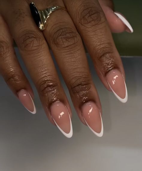 Almond French Tip Black Woman, Oval Nails On Black Women, Cruise Nail Ideas Almond, Gel Nail Designs Oval Shape, Almond Shaped Nails Black Women, Almond Short French Tip Nails, Short Classy Nails Black Women, French Nails Dark Skin, Short Nails For Dark Skin