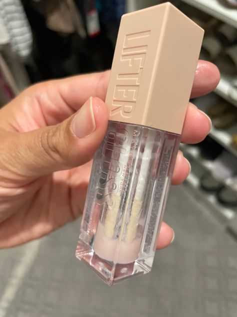 Maybelline Lifter Gloss Gloss Maybelline, Maybelline Lifter Gloss, Maybelline Lifter, Lifter Gloss, Makeup Collection Goals, Lip Gloss Collection, Makeup Must Haves, Makeup To Buy, Nice Things