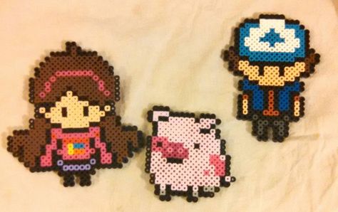 Mabel Dipper and Waddles! ( FB: Gravity Falls Perler Challenge ) Hama Art, Pearl Beads Pattern, Easy Perler Beads Ideas, Fuse Bead Patterns, Perler Art, Perler Bead Templates, Perler Crafts, Diy Perler Bead Crafts, Hama Beads Patterns