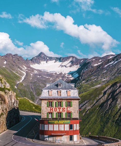 Hotel Belvédère | Accidentally Wes Anderson Accidentally Wes Anderson, Curacao Island, Loona Kim Lip, Wes Anderson Movies, Art Beat, Visit Switzerland, Bond Films, Wes Anderson, Secret Places