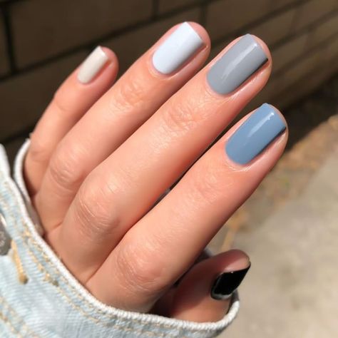 55 Grey Nail Designs to Try in 2023 - The Trend Spotter Matte Neutral Nails, Skittle Manicure, Crystal Manicure, Grey Nail, Grey Nail Designs, Confetti Nails, Fantasy Nails, Manicure Inspiration, Matte Nails Design